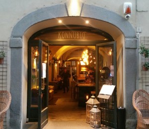 Konnubio, Via dei Conti 8r