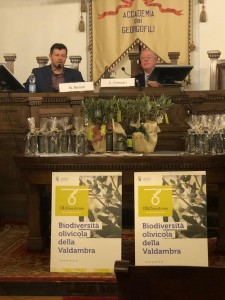 Assessore al turismo di Comune di Bucine Nicola Benini mentre parla di OlioNostrum ai Georgofili